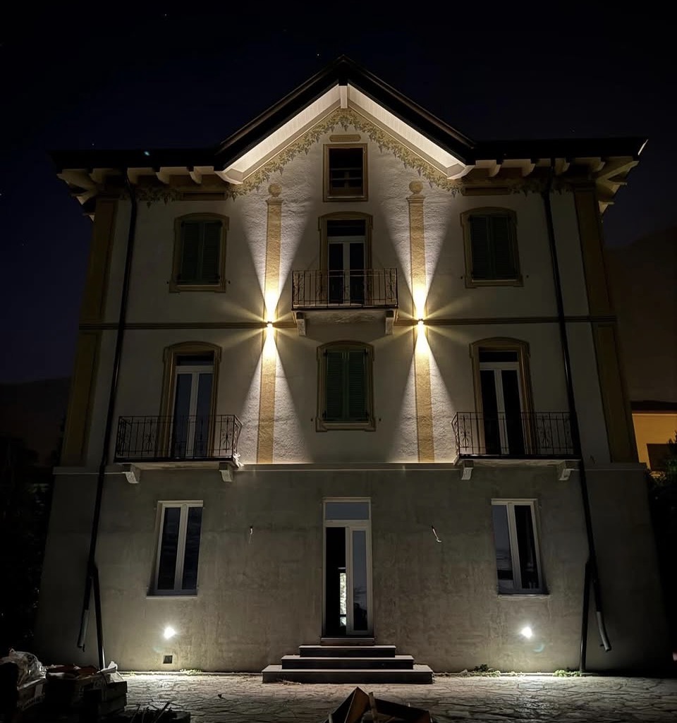 Illuminazione esterna villa